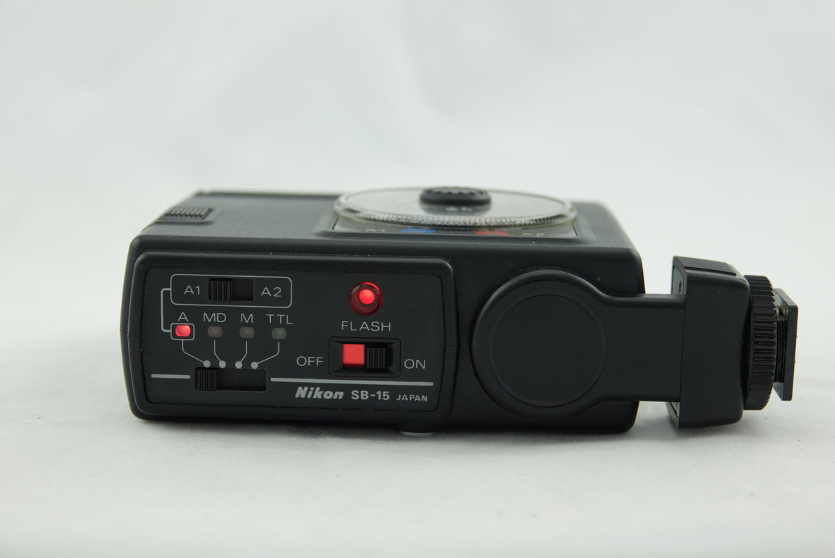Nikon Speedlight SB-15 Flash – Vintage Original with Case