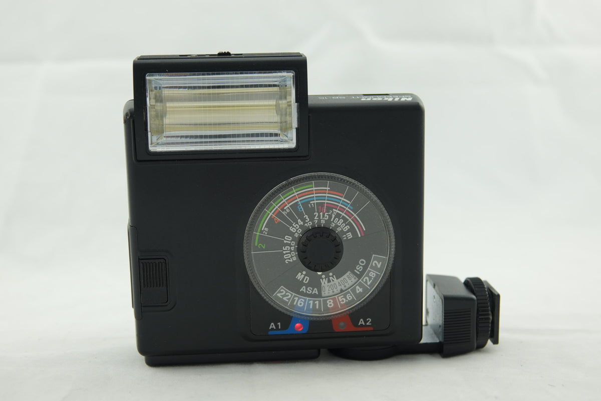 Nikon Speedlight SB-15 Flash – Vintage Original with Case