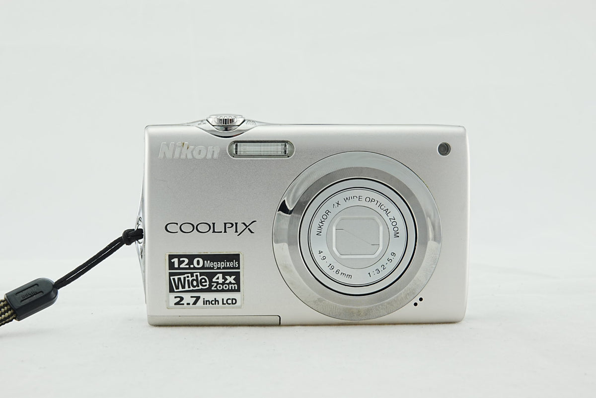 Nikon Coolpix S3000 12MP Digital Camera Silver CCD – Tested & Working