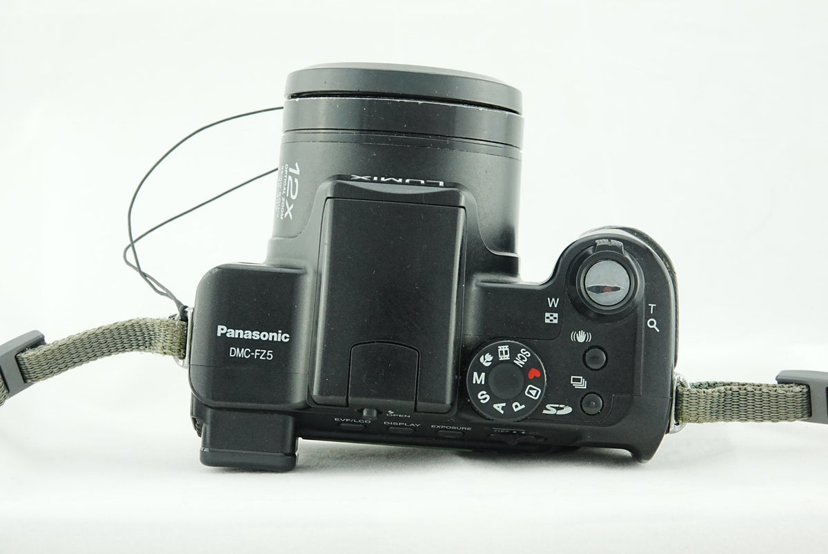 Panasonic Lumix DMC-FZ5 Digital Camera – 12x Optical Zoom