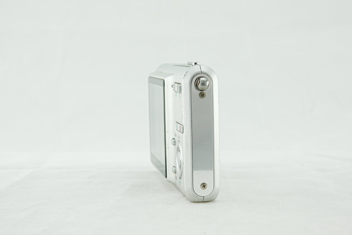 Casio Exilim EX-Z60 6.0MP Digital Camera CCD Silver