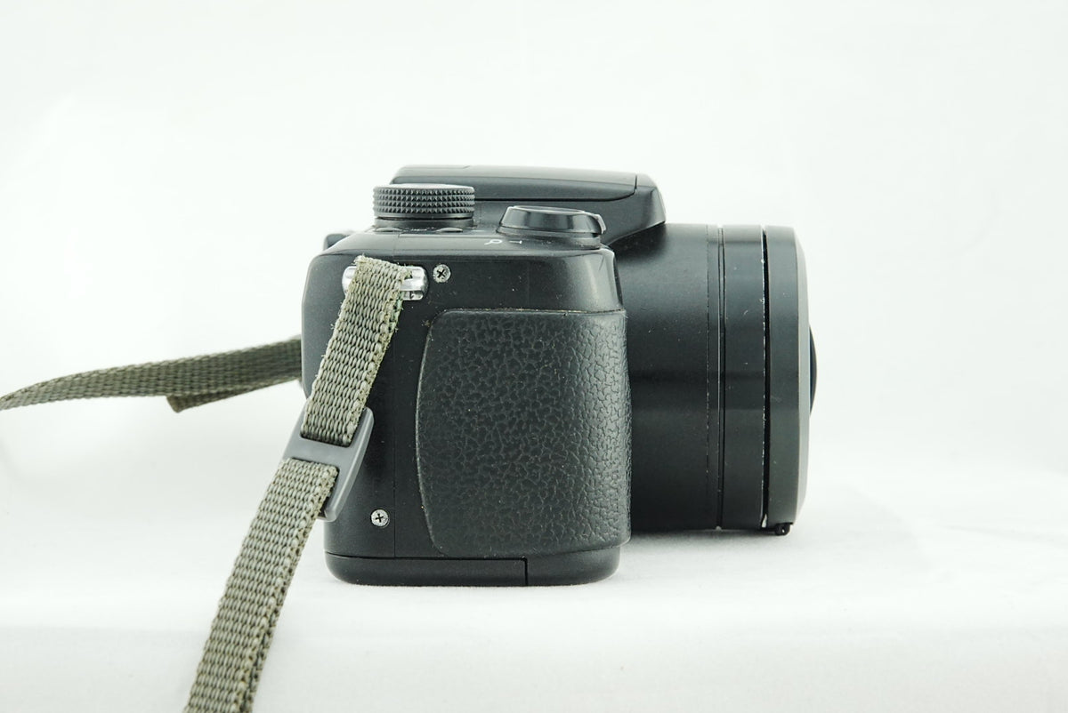 Panasonic Lumix DMC-FZ5 Digital Camera – 12x Optical Zoom