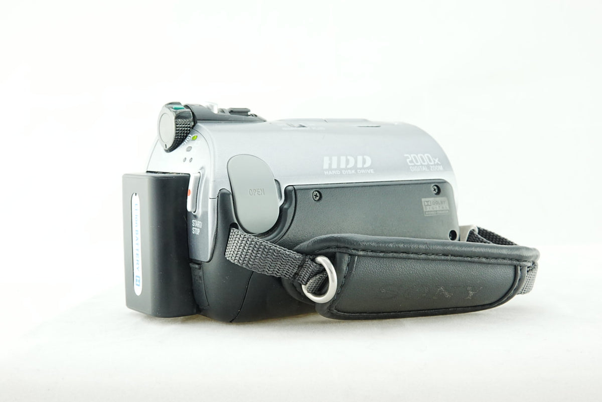 Sony Handycam DCR-SR62 HDD Camcorder 25x Zoom 2.7in Wide LCD Silver