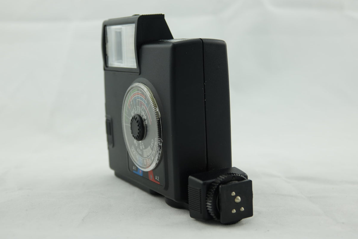 Nikon Speedlight SB-15 Flash – Vintage Original with Case