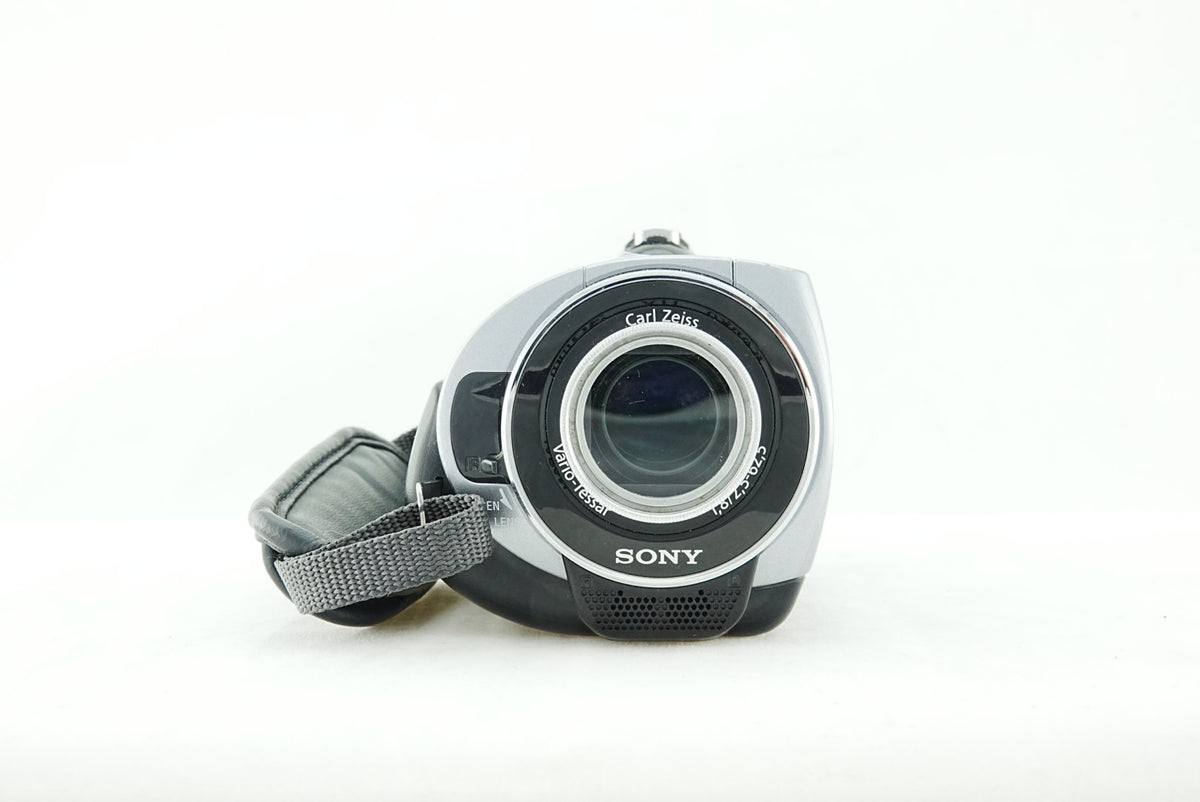 Sony Handycam DCR-SR62 HDD Camcorder 25x Zoom 2.7in Wide LCD Silver