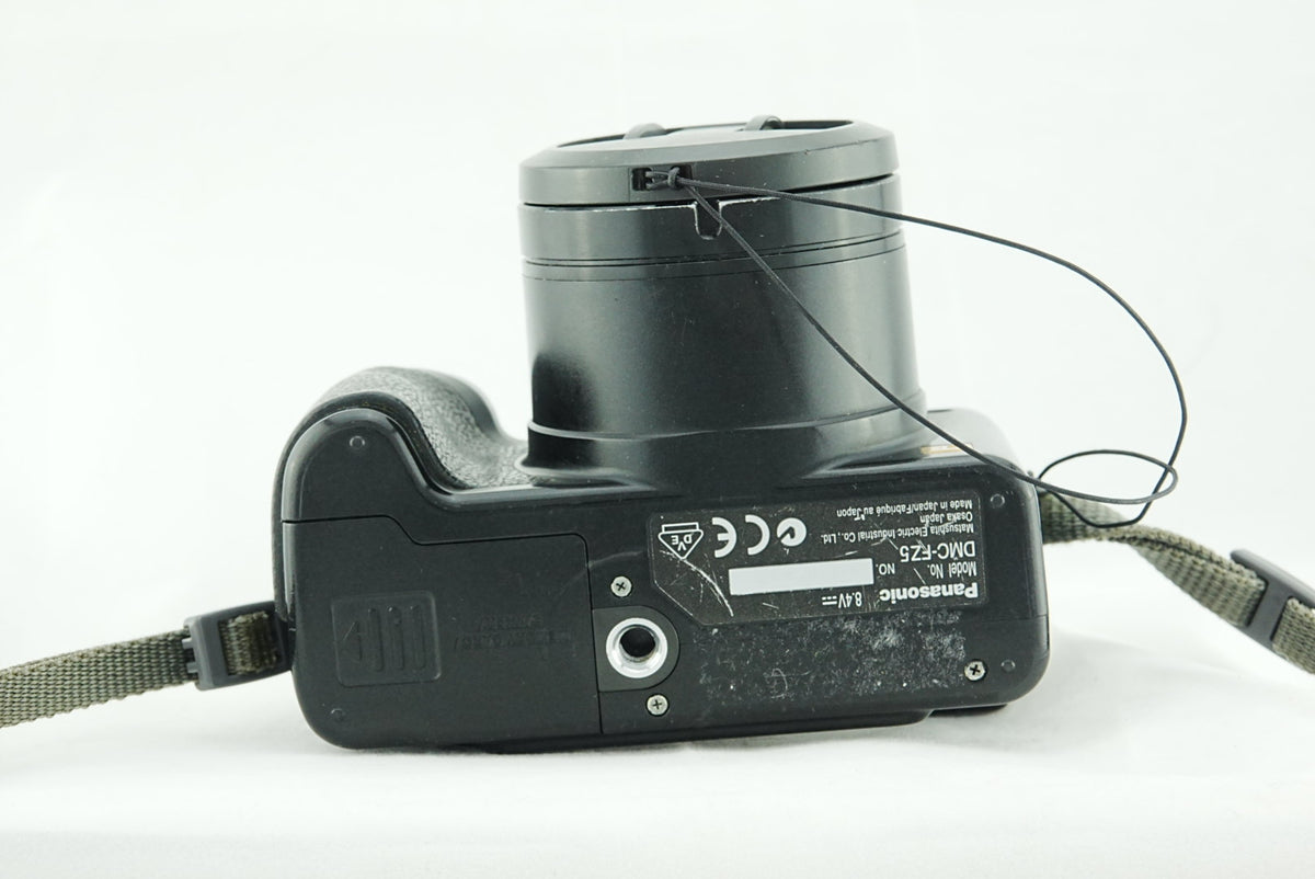 Panasonic Lumix DMC-FZ5 Digital Camera – 12x Optical Zoom