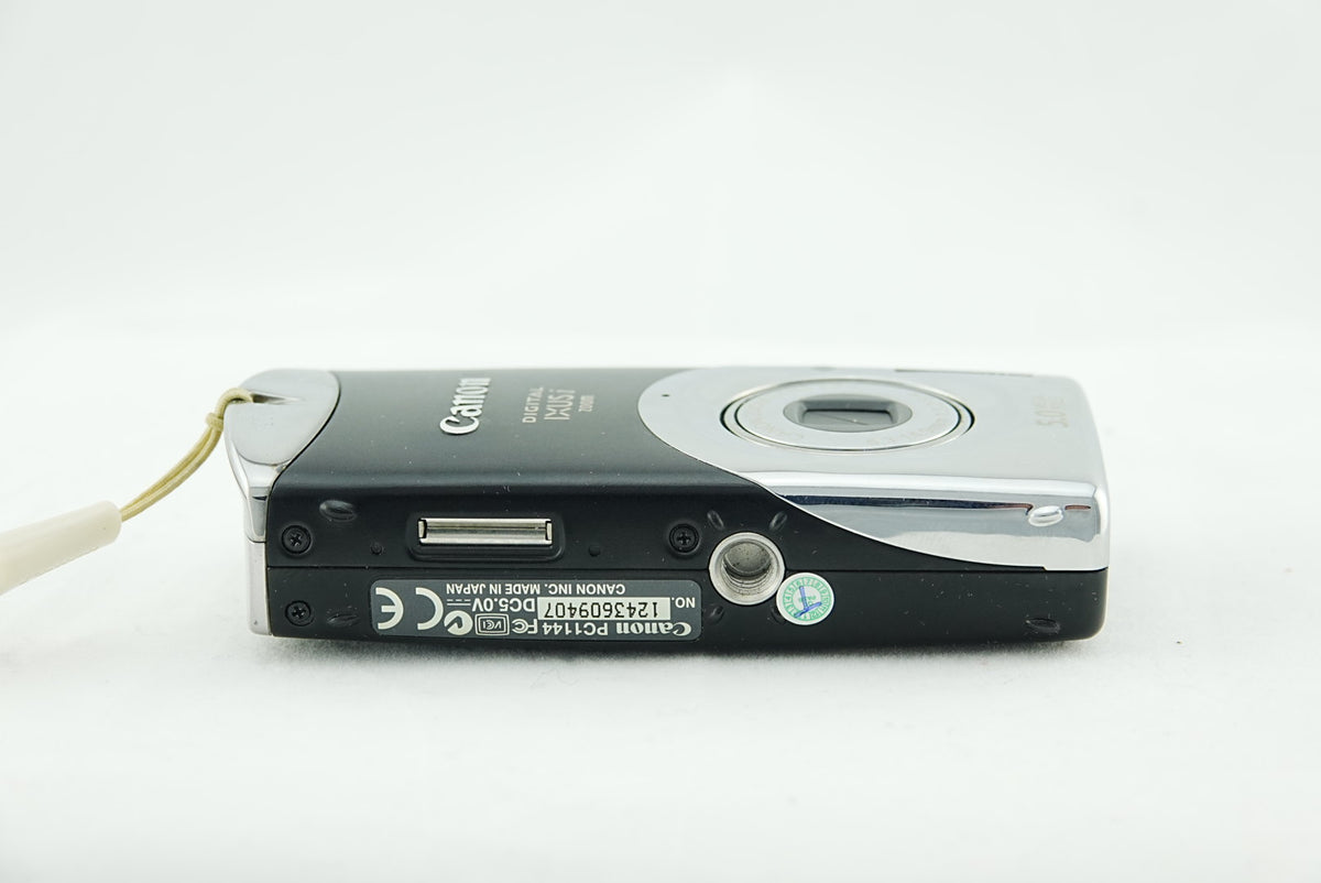 Canon Digital IXUS i Zoom 5MP CCD Camera