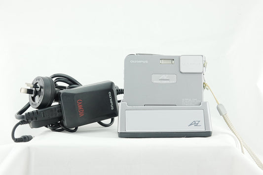 Olympus CAMEDIA AZ-1 3.2MP Digital Camera – Rare Silver Retro Compact